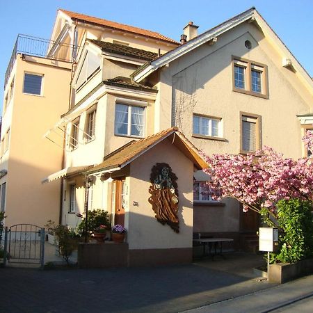 Niros Bed & Breakfast Birsfelden Buitenkant foto