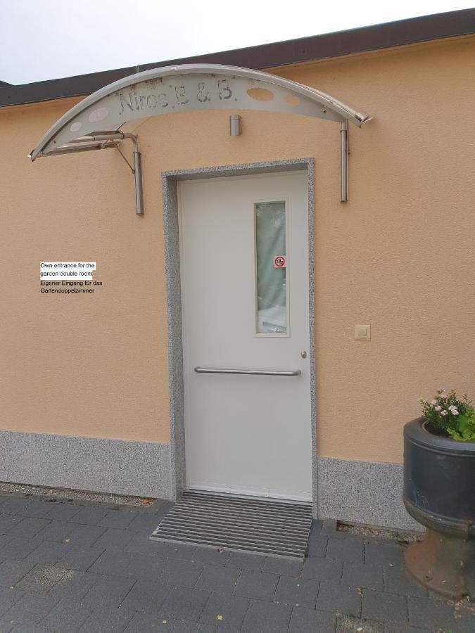 Niros Bed & Breakfast Birsfelden Buitenkant foto