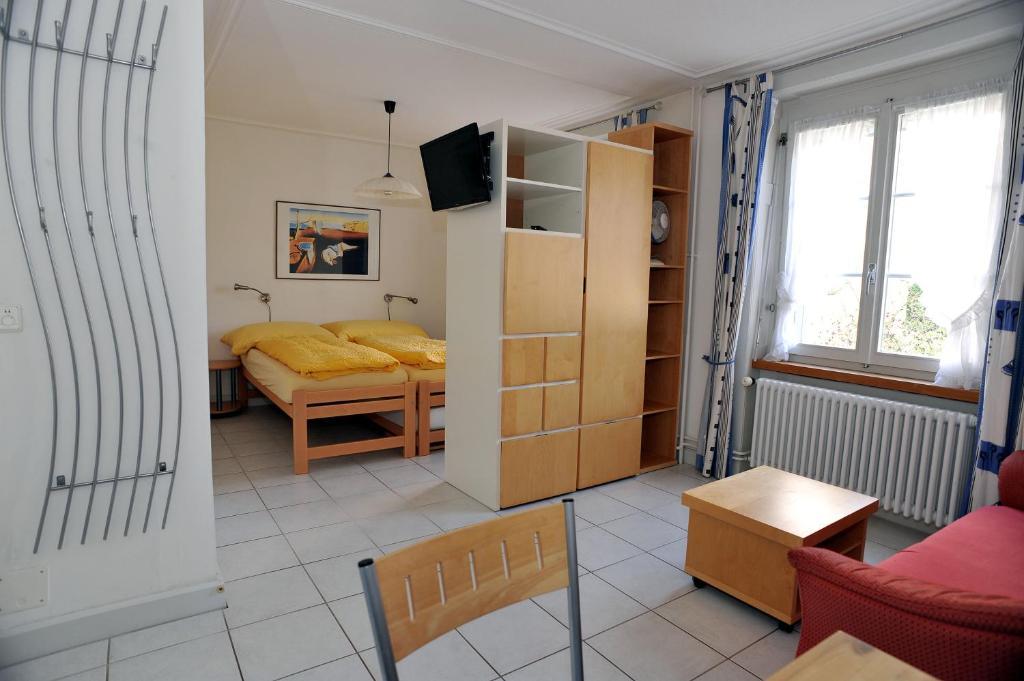 Niros Bed & Breakfast Birsfelden Kamer foto