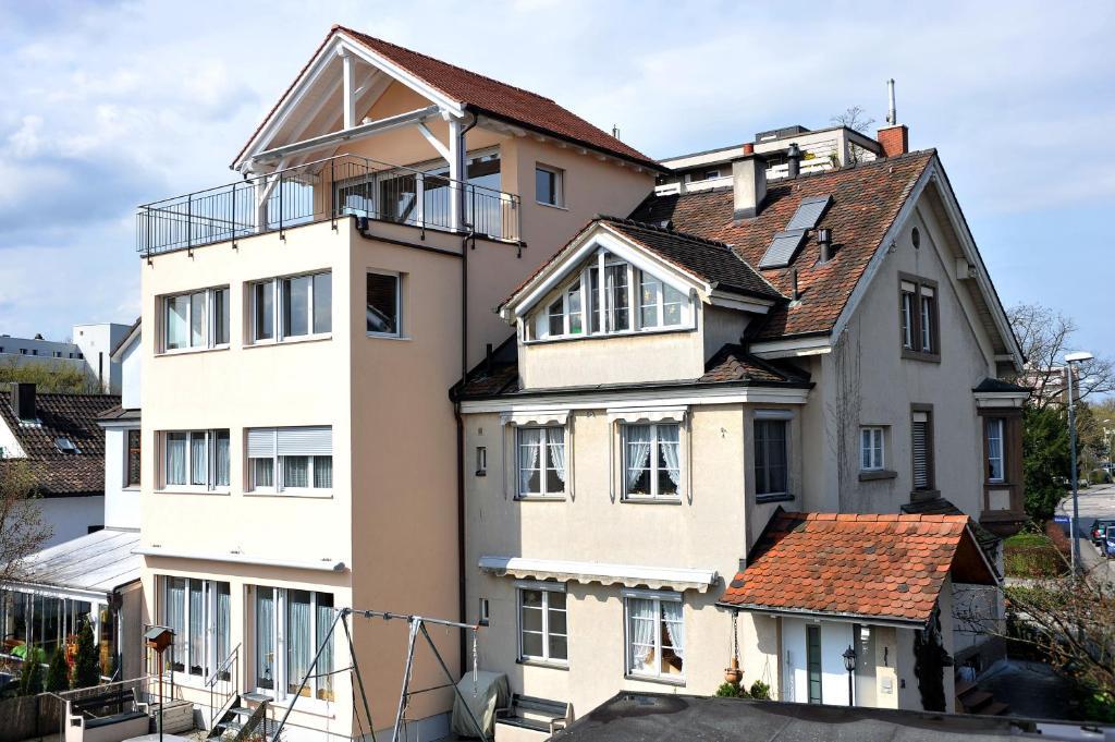 Niros Bed & Breakfast Birsfelden Buitenkant foto