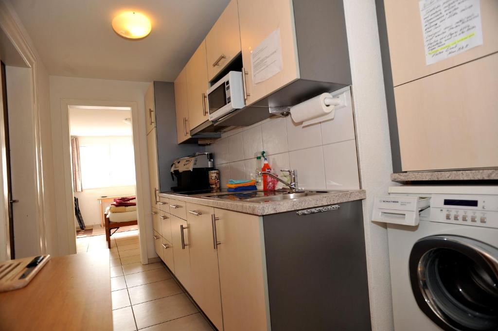 Niros Bed & Breakfast Birsfelden Buitenkant foto