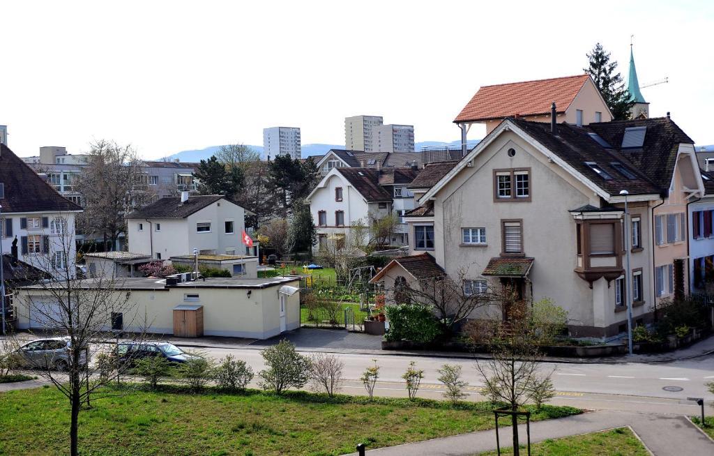 Niros Bed & Breakfast Birsfelden Buitenkant foto