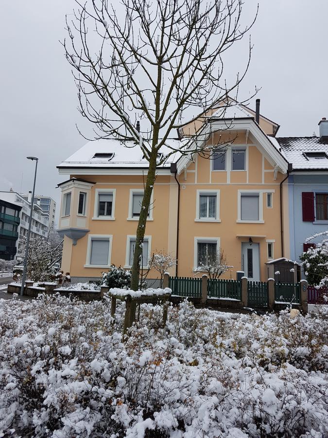 Niros Bed & Breakfast Birsfelden Buitenkant foto